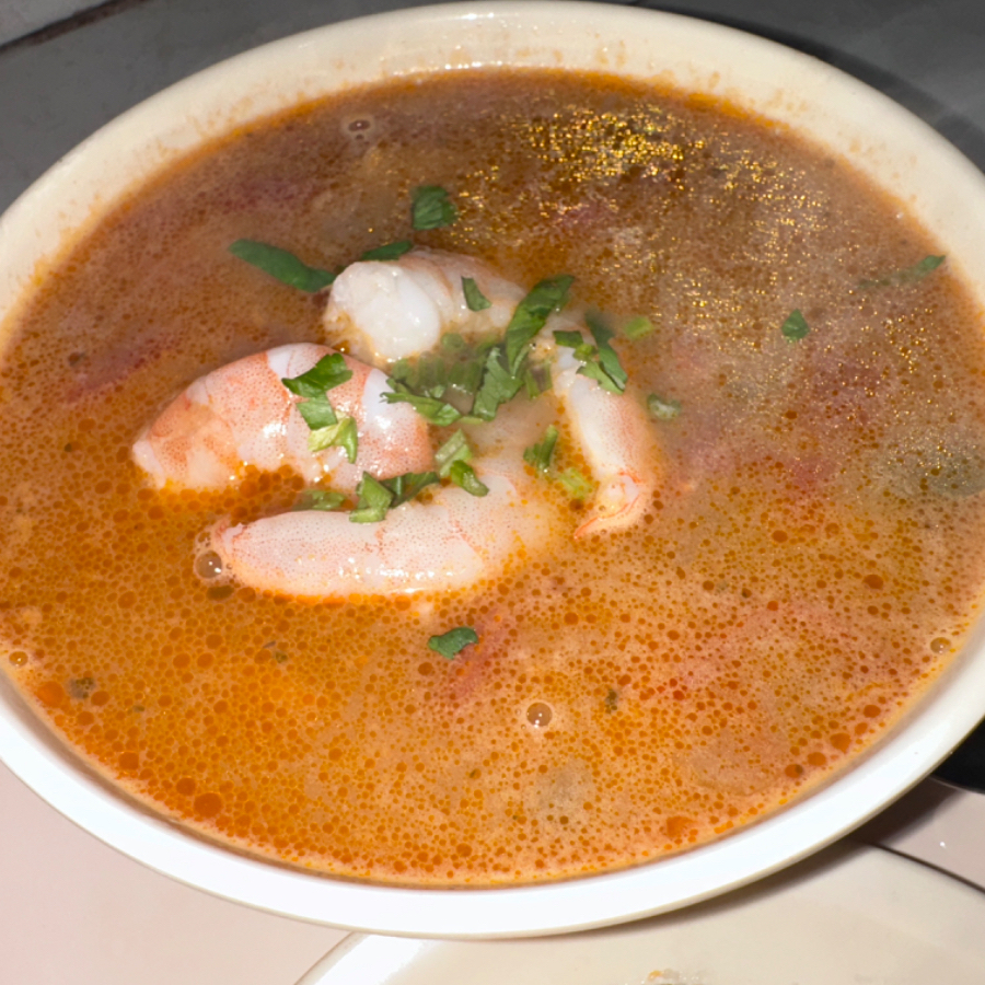 Medio Caldo de Camarón