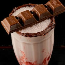 Novidade No Furlan Milk Shake de Morango, a combinação perfeita para sua noite.