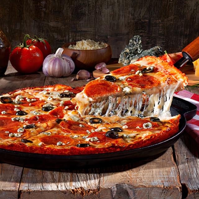 CZ PIZZA PEPPERONI E ACEITUNAS