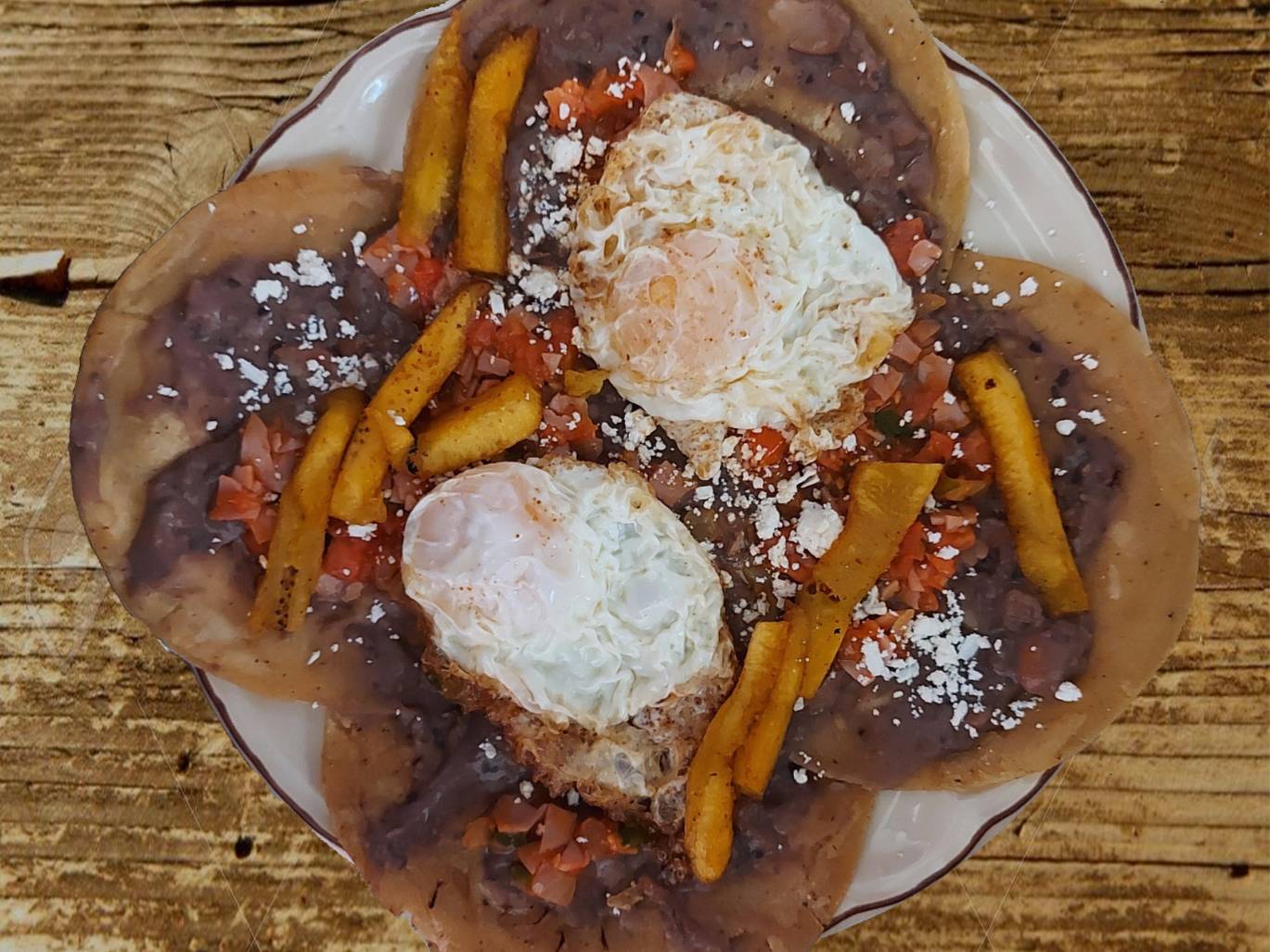 Huevos Motuleños