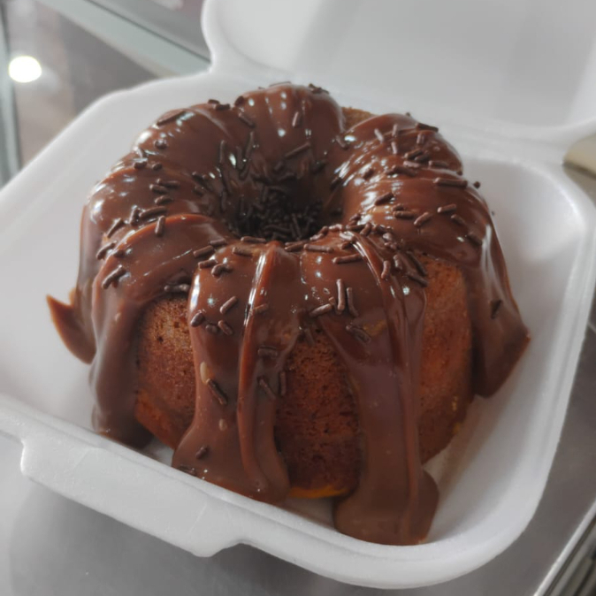 mine bolinho de cenoura c chocolate. ( aprox.250g)