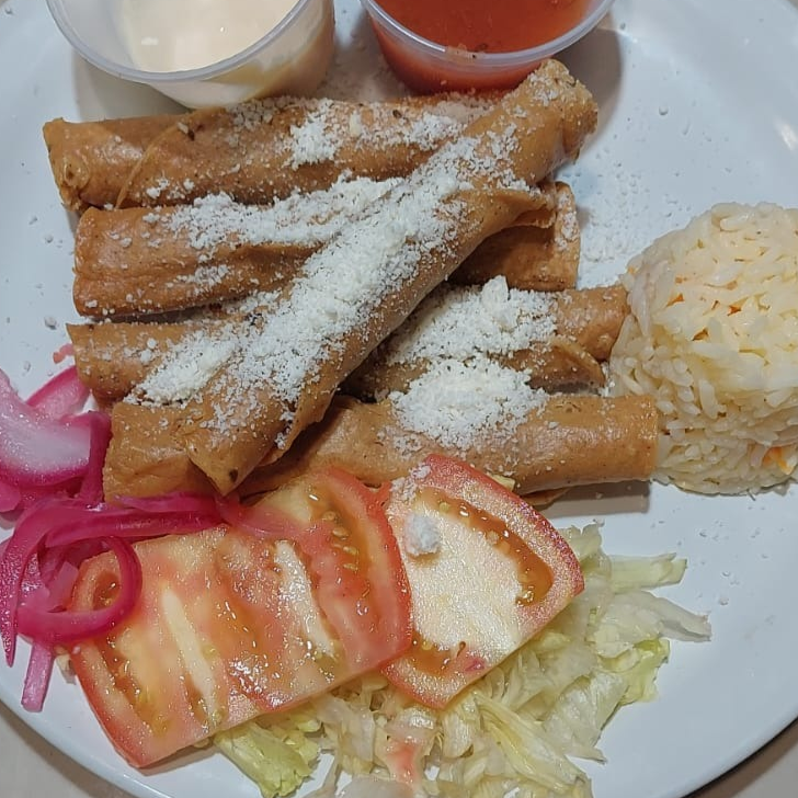 FLAUTAS+AGUA DEL DIA