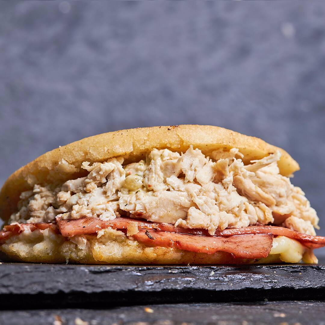 Arepa Pollo y Champiñones