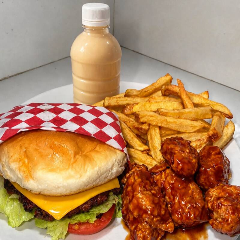 COMBO BURGUER+BEBIDA GRATIS