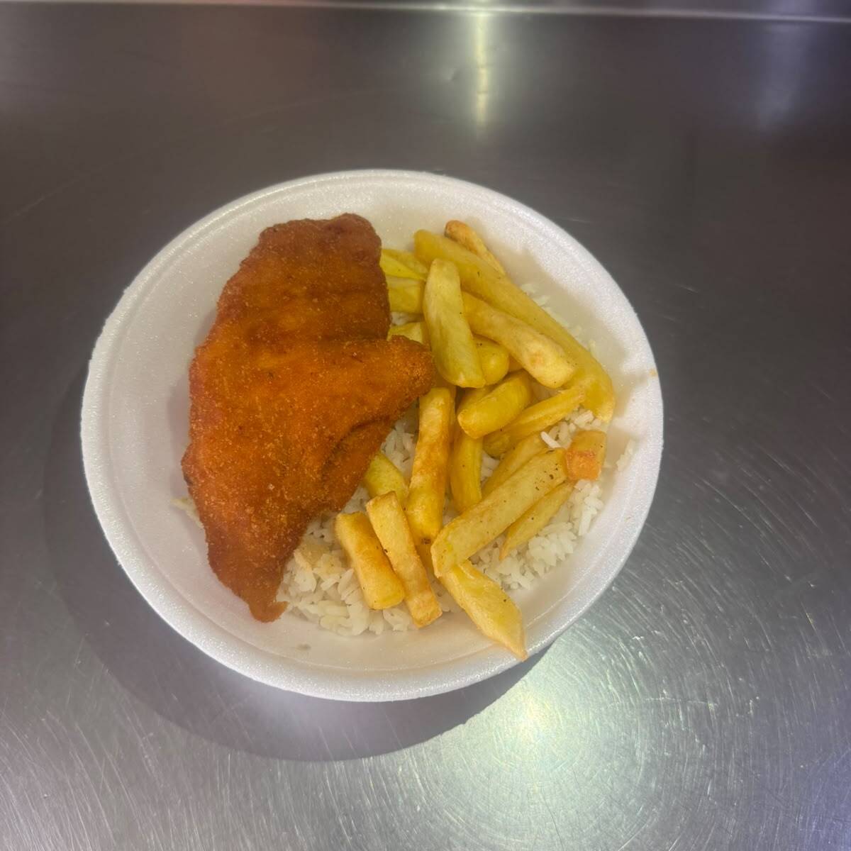 Acompanha: arroz, feijão carioca , batata frita e 1 file de frango!!!!