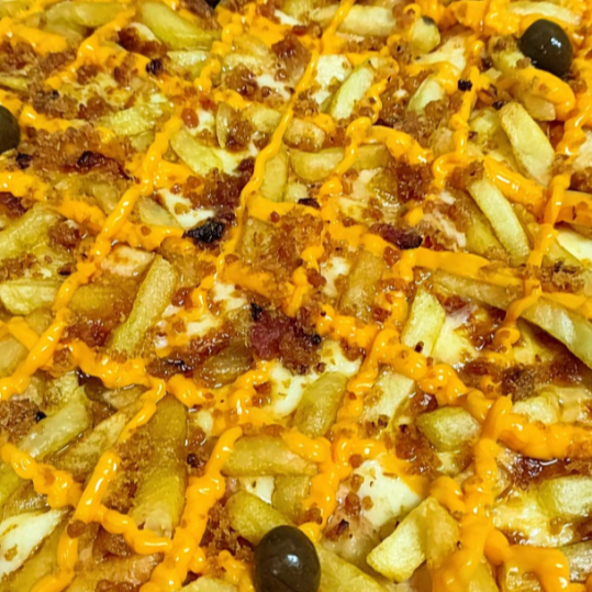 BATATA FRITA COM CHEDDAR E BACON