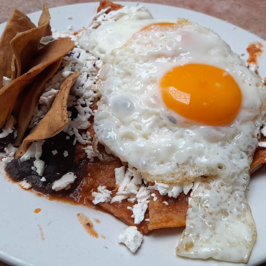 Chilaquiles con Huevo