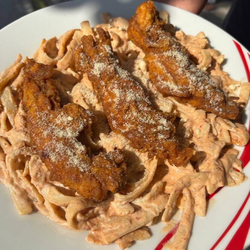 Fettuccine Chipotle con Boneless