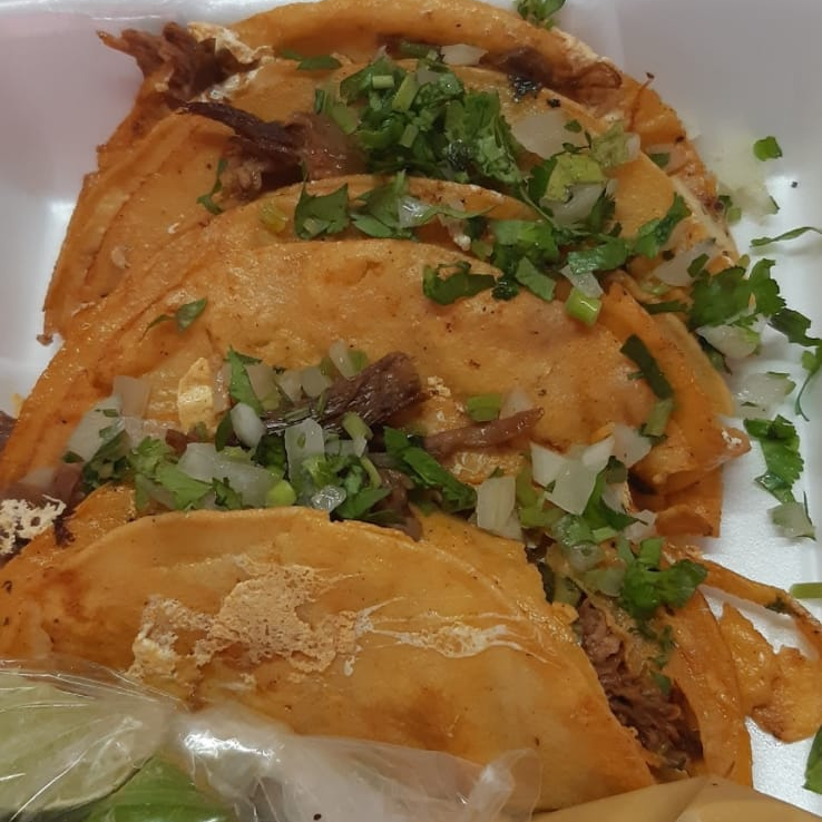 Tacos de Birria de Res (3) MAS Consome De 16 ONZ.