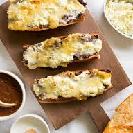 Molletes con 3 Quesos - 3 pzas