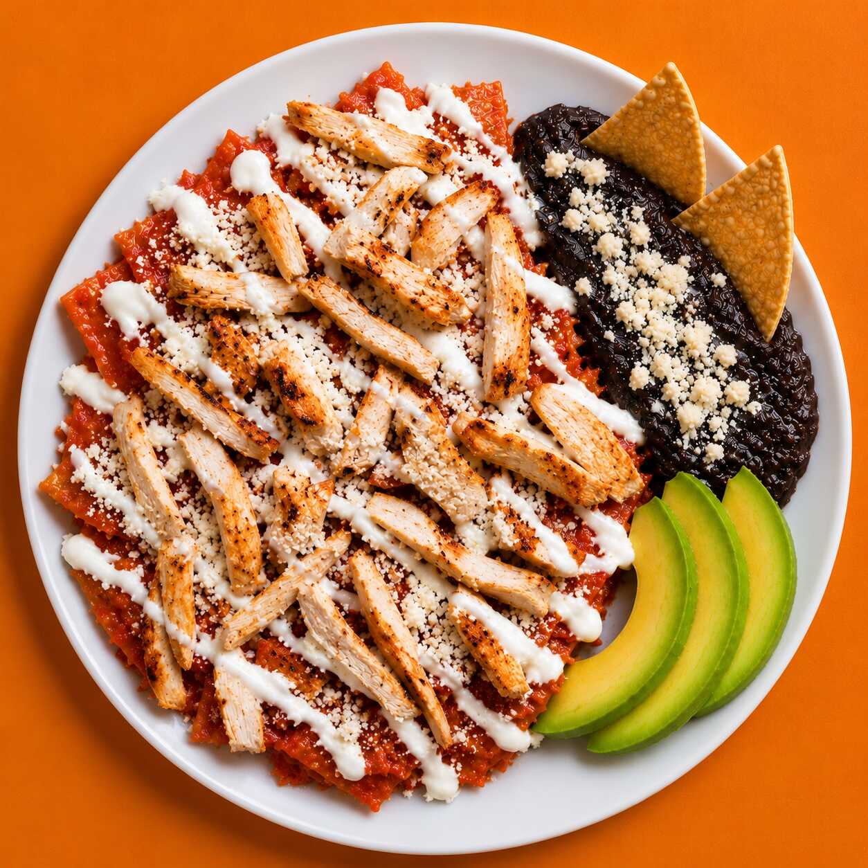 Chilaquiles con Pechuga Asada