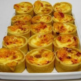 mini quiches com recheio de presunto e requeijão cremoso