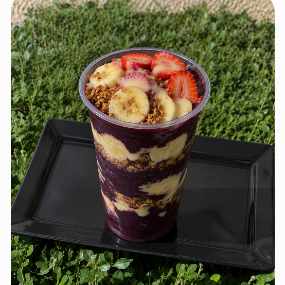 Açaí do jeitinho que você ama — monte agora mesmo seu copo de 700ml de pura felicidade e sabor!