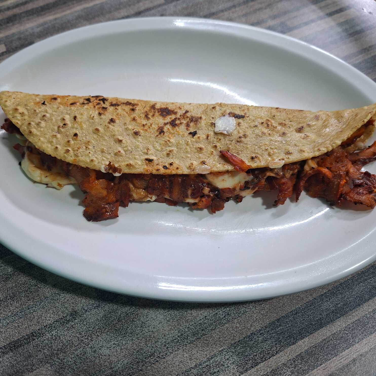 Quesadilla de Pastor con Queso