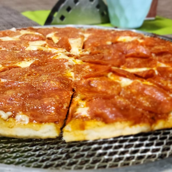 Combo Pizza Pepperoni + Refresco