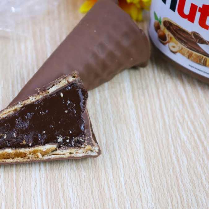 Cone trufado recheado com pura Nutella Original.