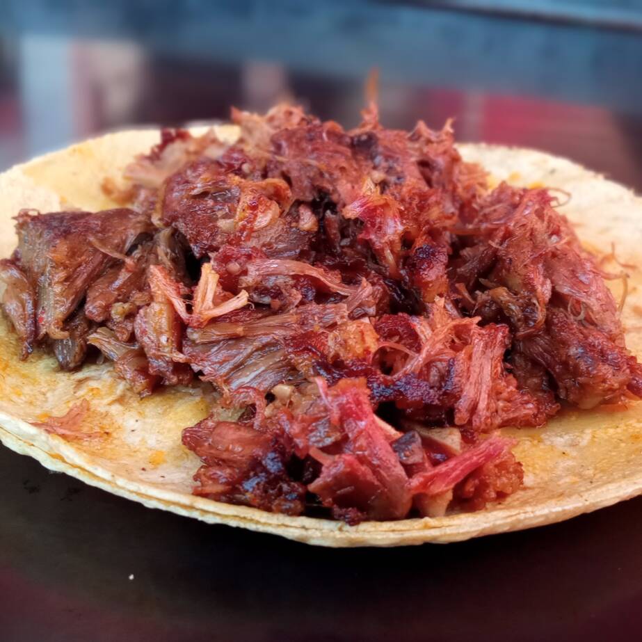 Taco de cabeza de res con queso