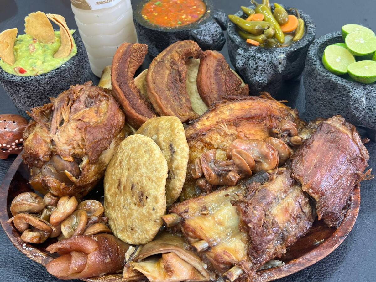 Carnitas Los Güeros Suc. Tauro