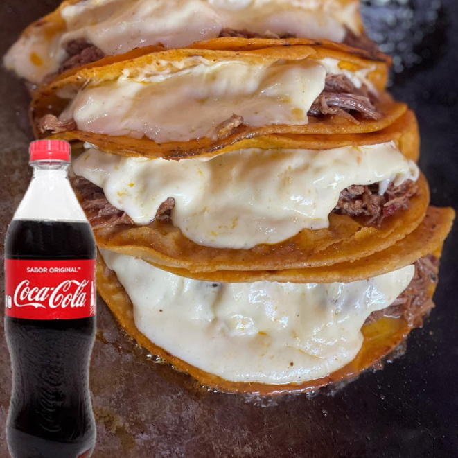 3 Dorados con Queso y 1 Coca Cola