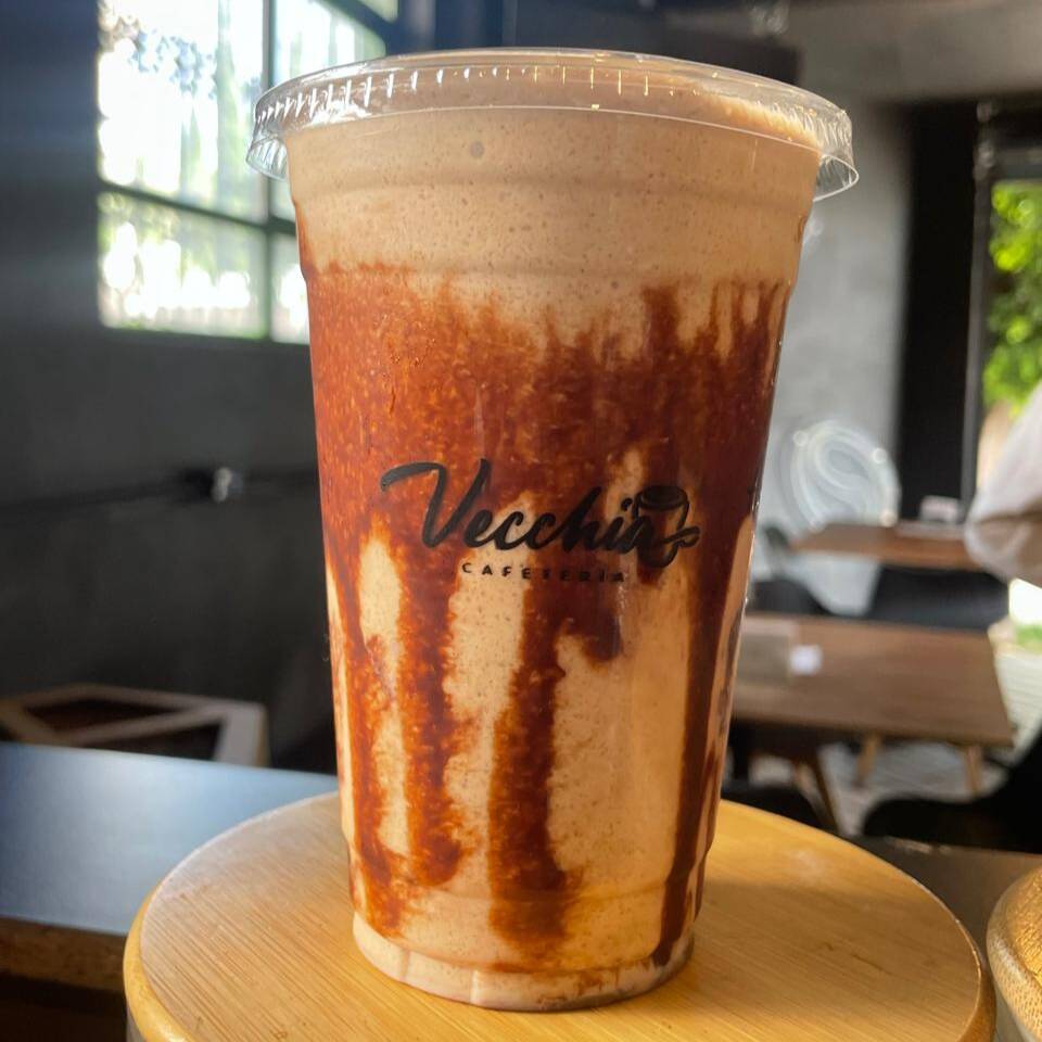 Clásico Moka o Moka Blanco 20 oz Frío