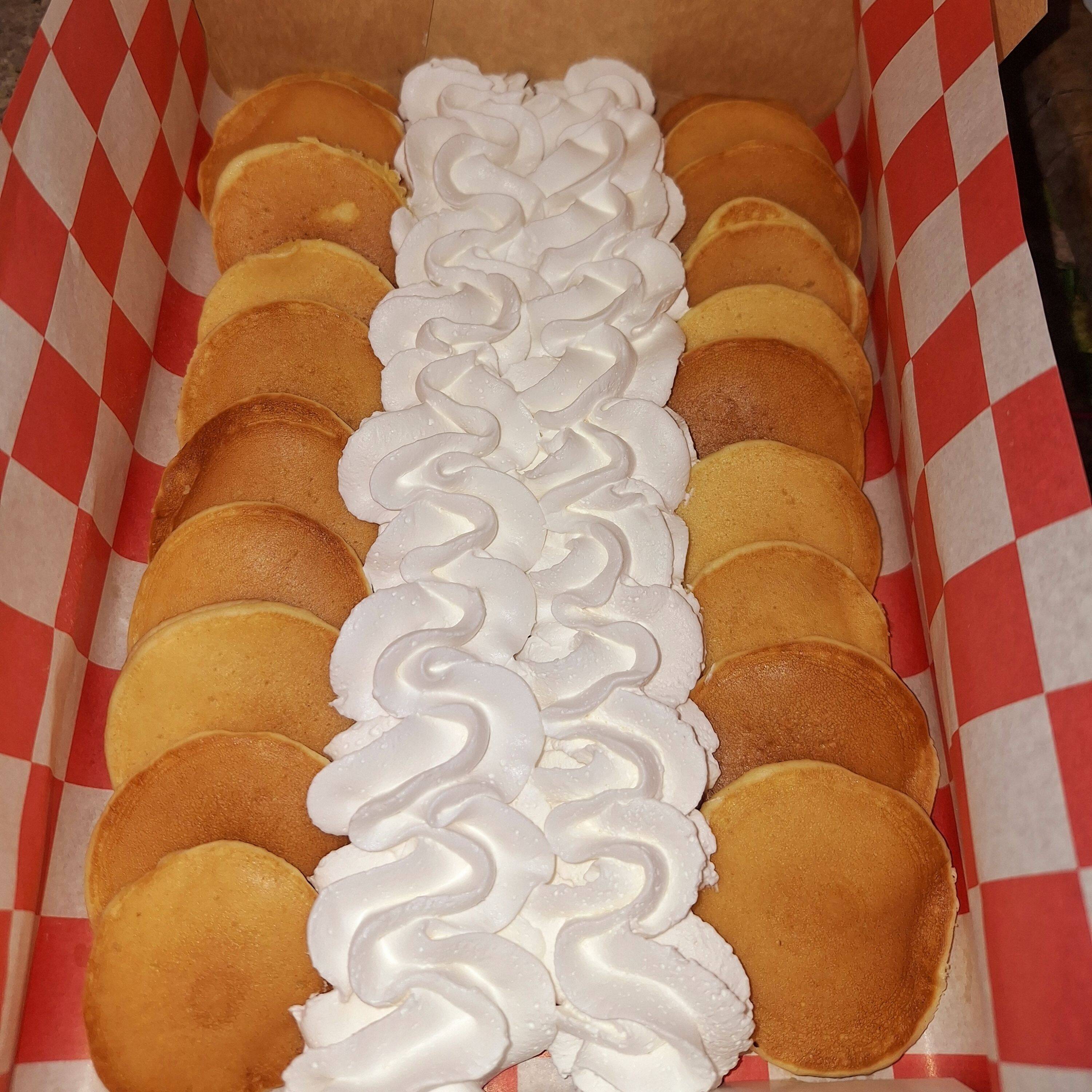 Mini Hotcakes con Crema de Chantilly