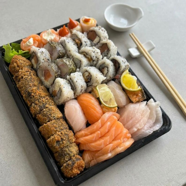 Sabores: 15 Suschis, 5 Gunkans, 5 Niguiris, 10 Hot Filadélfia