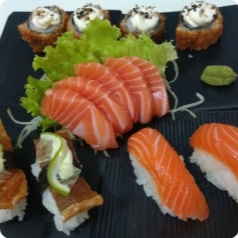 04 Sashimis 04 Rot Holl 02 Niguri Salmão. Acompanha 2 shoyus e 2 tarês