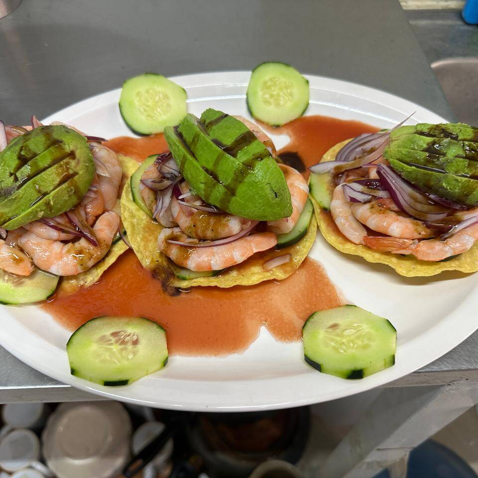 Tostada Camarón Cocido