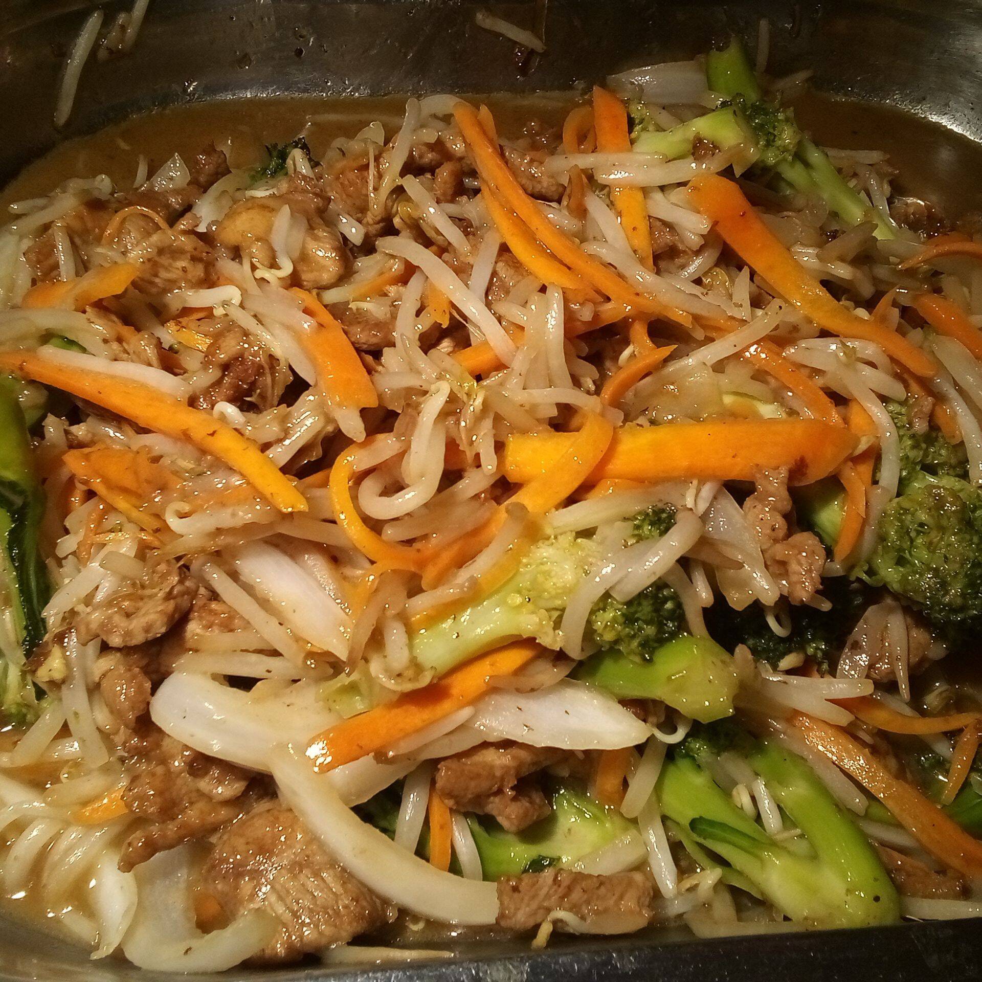 Chop Suey con res (Germen de Soya con brócoli)