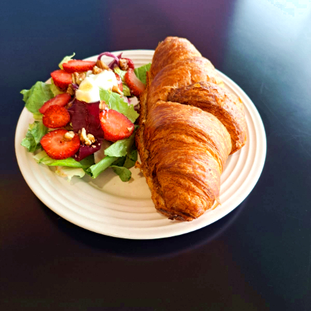 Croissant con Crema de Avellanas con Cacao