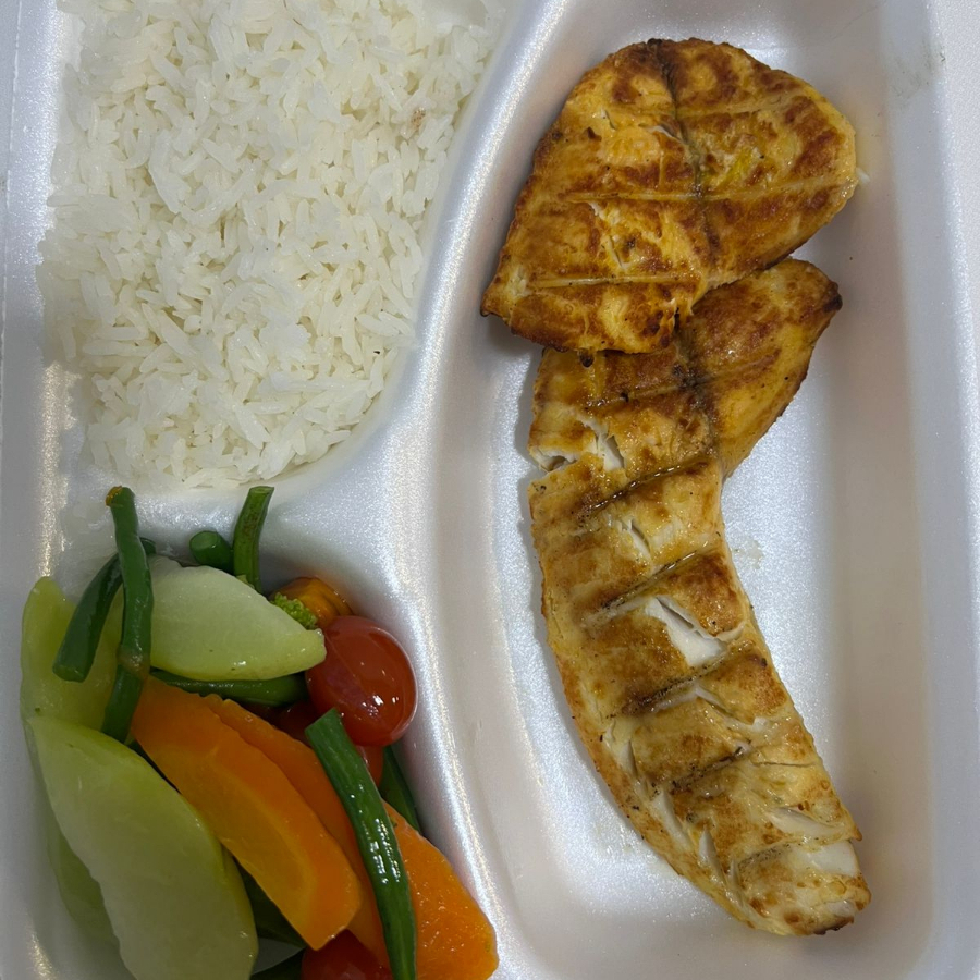 Filé de Tilápia 500gr, Arroz Branco ou Integral e Legumes ao vapor. Preparo 30-40 min