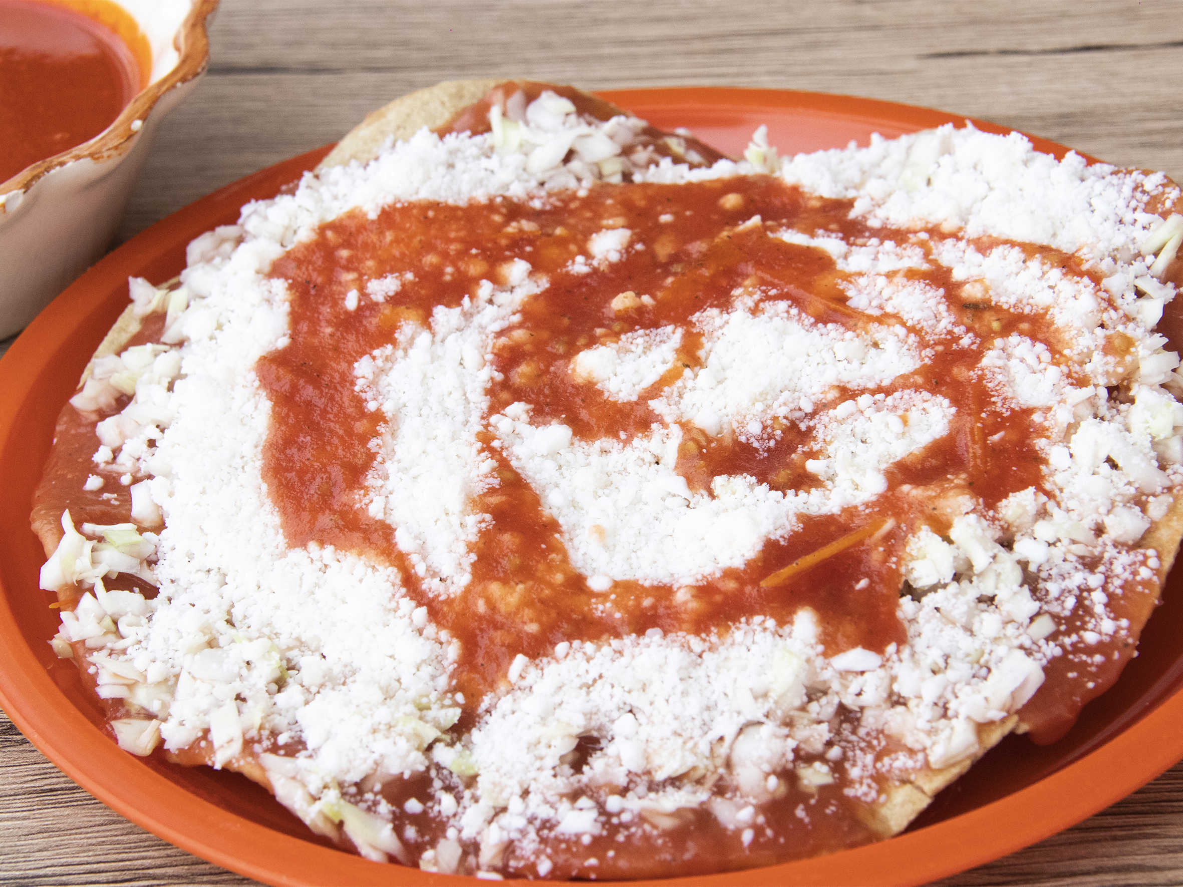 Tostada frijol con Queso