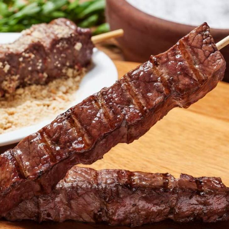 Suculento corte de alcatra, macio e temperado no ponto certo.