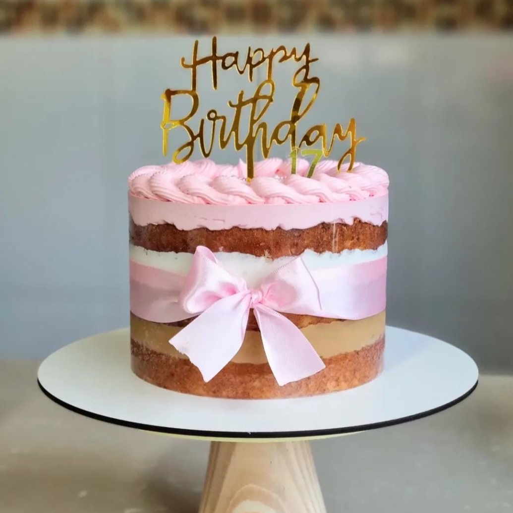 BOLO DE 1,5KG SERVE EM MEDIA ATE 15 FATIAS DE MASSA BRANCA COM RECHEIO DE NINHO E BRIGADEIRO