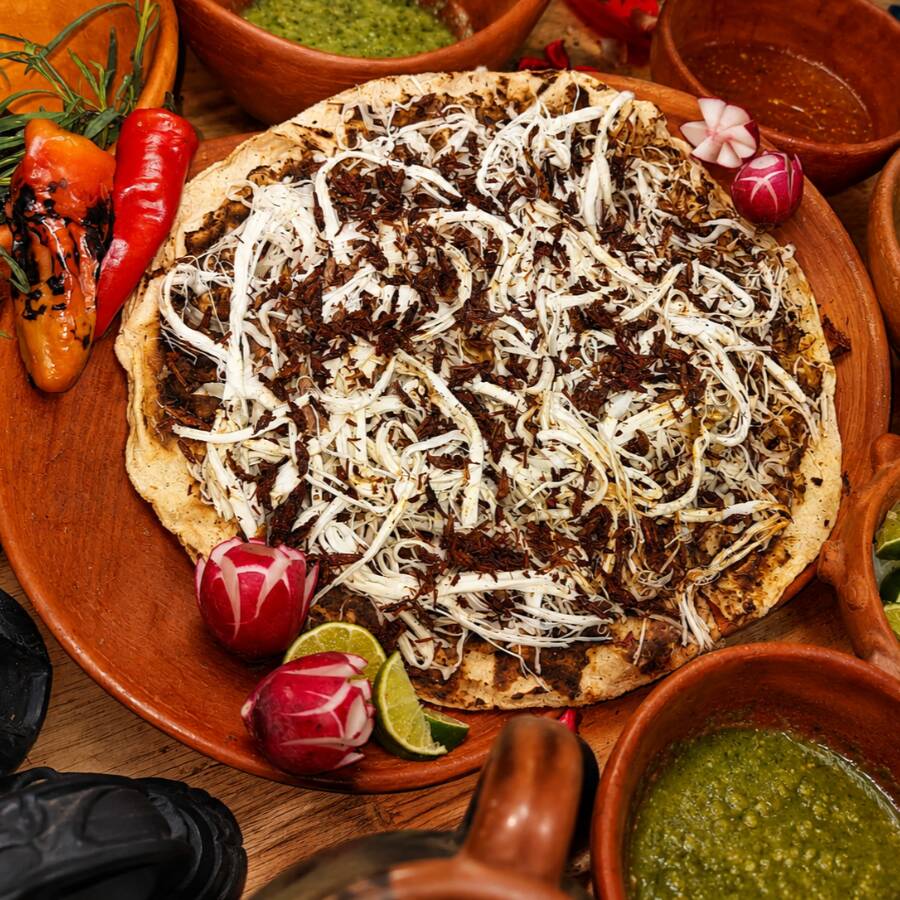 Tlayuda Chapulines Grande 38 Cm Aprox