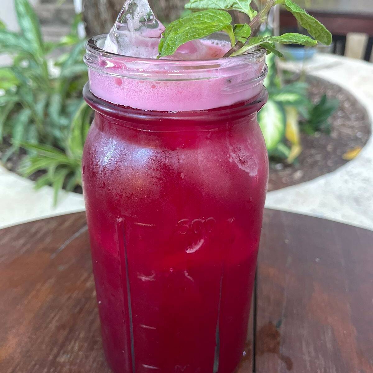 Agua de Betabel con Limón y Piña