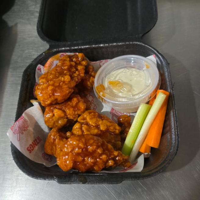10 Boneless + Refresco Lata
