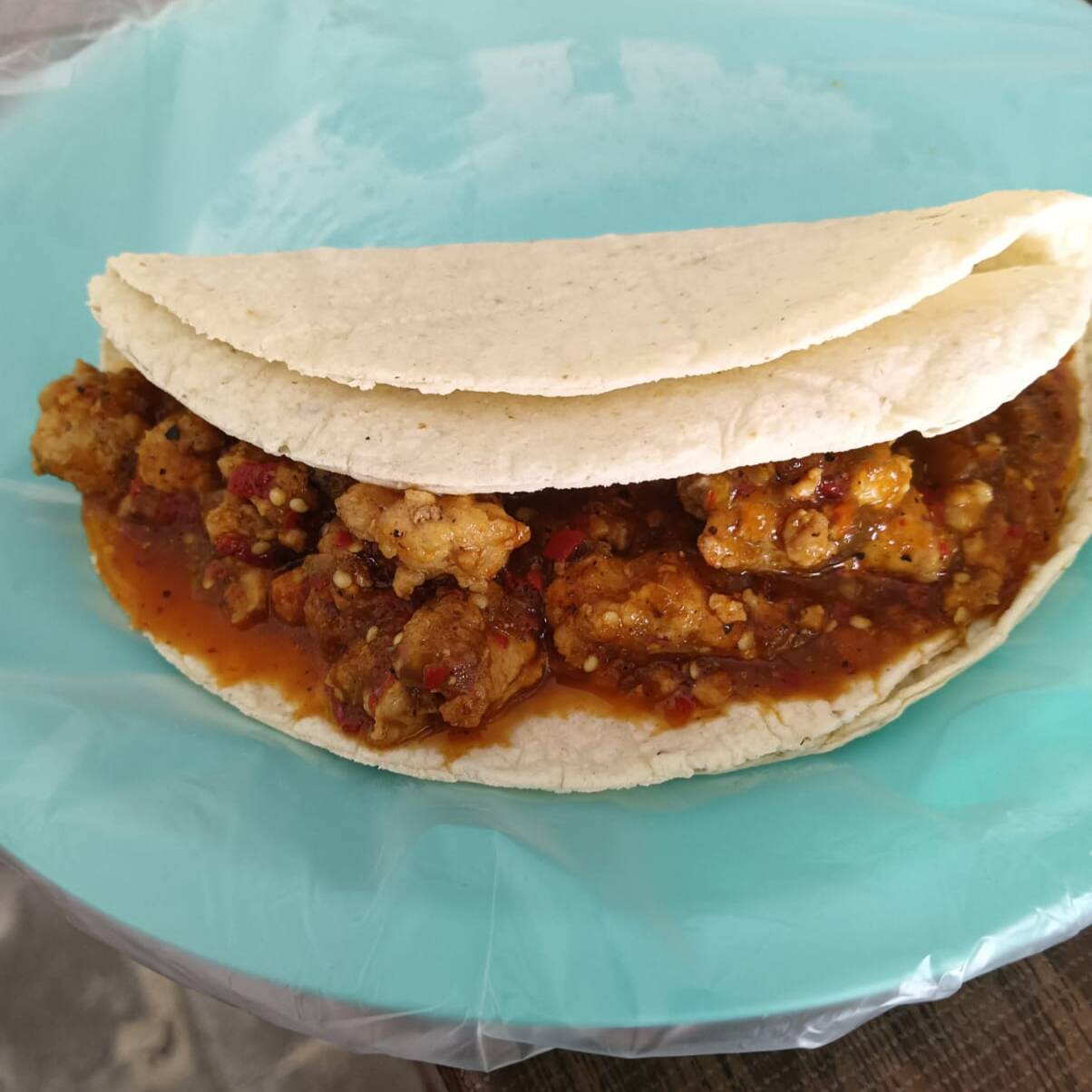 TACO DE TROCITO CON CHILE ROJO