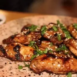 ACOMPANHA MOLHO BARBECUE