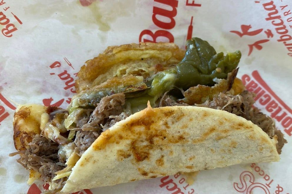 Taco Chile Con Queso+brisket