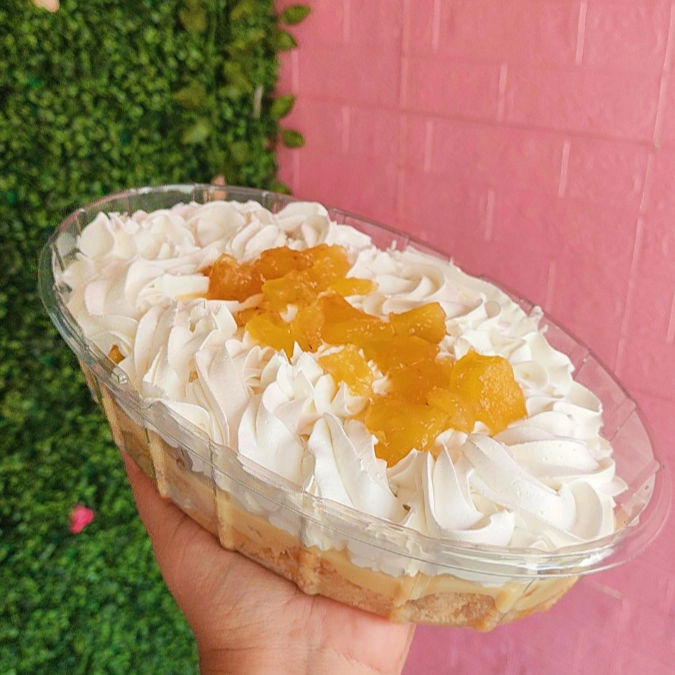 Base amanteigada, creme bem cremoso de leite ninho, abacaxi caramelizado na medida certa e cobertura de chantilly leve e aerado. Combinação perfeita de doçura com o azedinho do abacaxi — refrescante e irresistível! 👉 Ideal para Natal, Ano-Novo ou aquela sobremesa especial do dia.