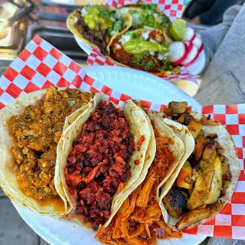 Tacos guisado del Vincent Longaniza 3 uds