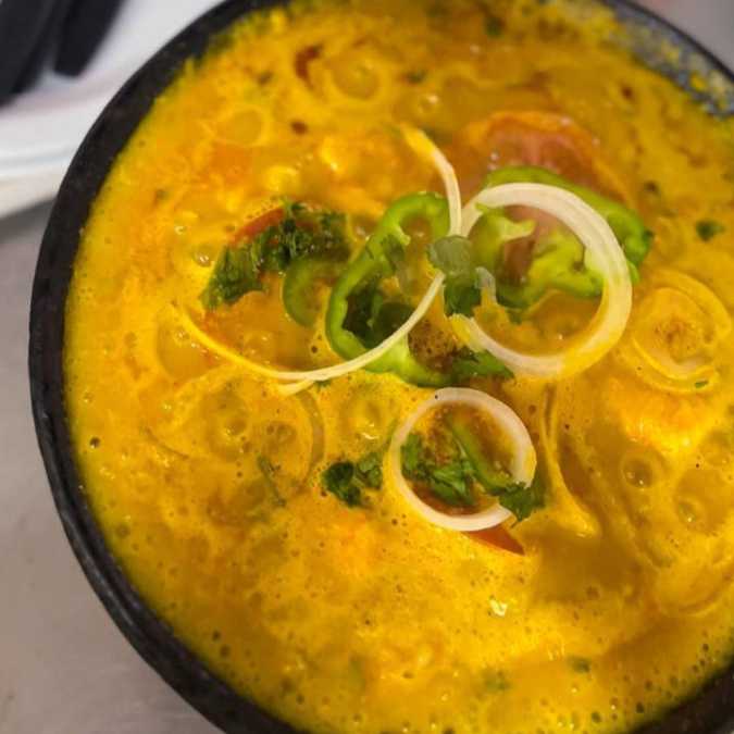 Moqueca de Polvo com feijão fradinho, arroz e pirão