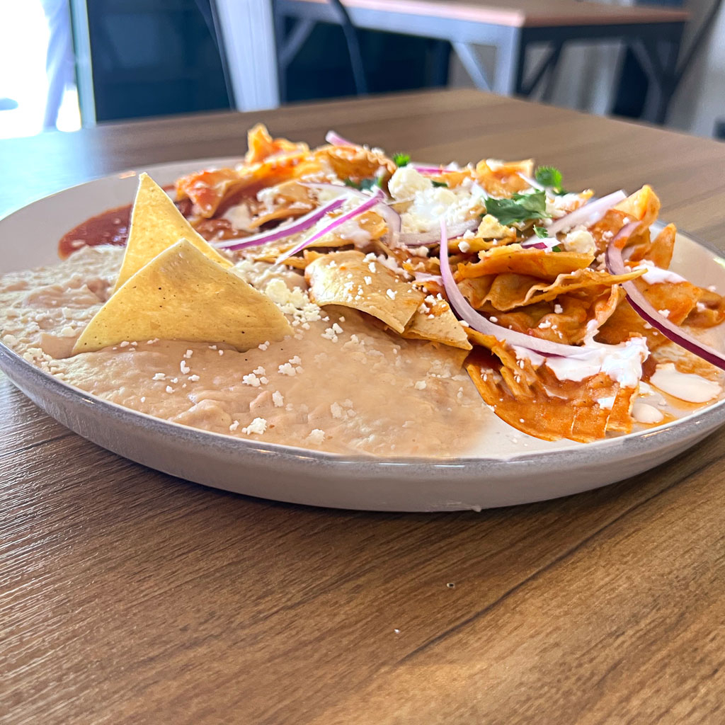 CHILAQUILES ROJOS Y VERDES
