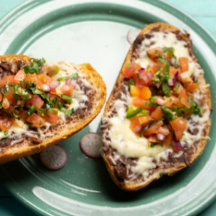 Molletes Pollo Finas Hierbas