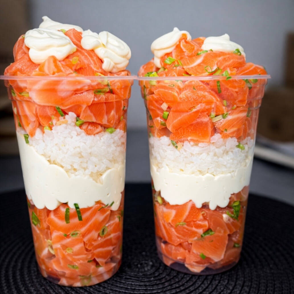 Dois copos da felicidade de 300Ml cada