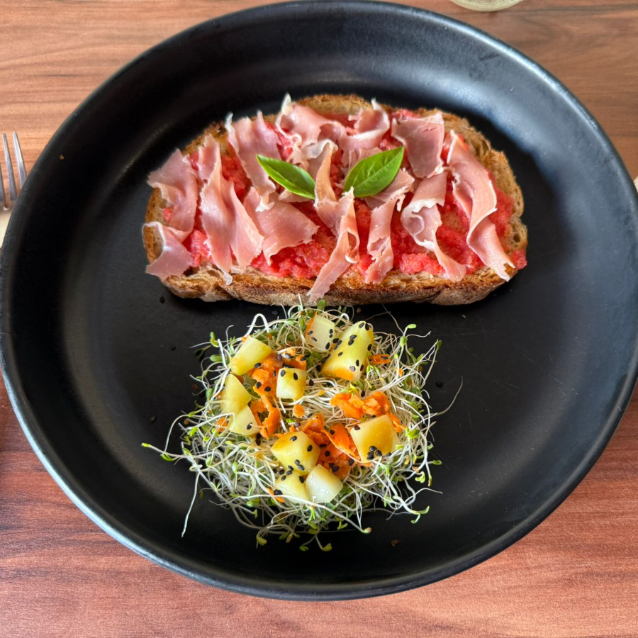 PAN TOMATA CON JAMON SERRANO