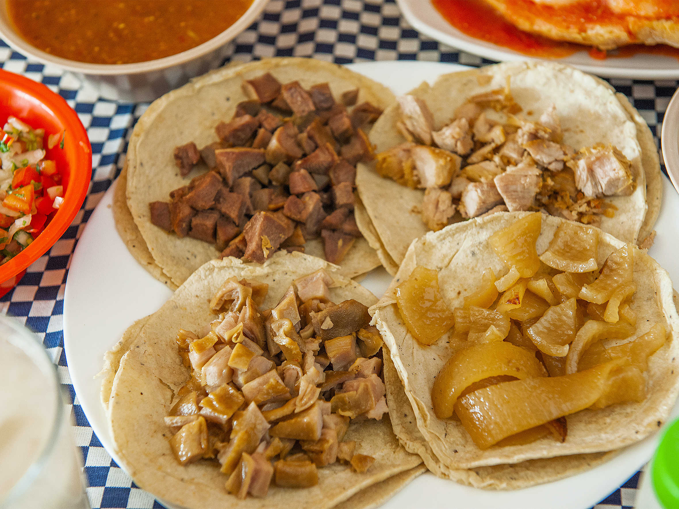 Taco Blando de Carnitas