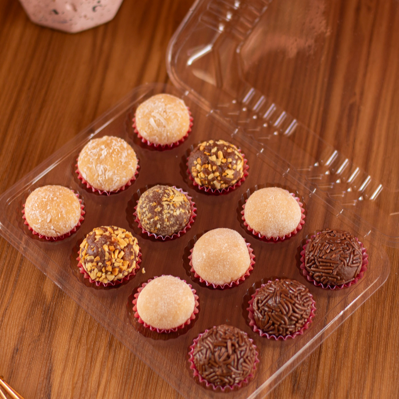 Saboreie a irresistível combinação de Brigadeiro, Ninho, coco e amendoim! Cada unidade de 20g é uma explosão de sabores que derrete na boca. Delicie-se e compartilhe momentos doces de amor em cada mordida!