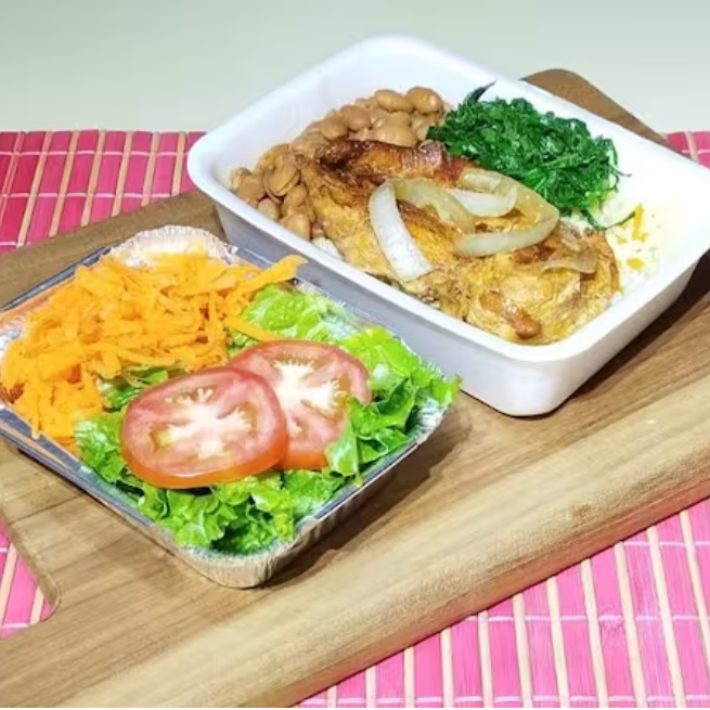 Monte sua marmita do seu jeitinho! Até 4 guarnições Até 1 Saladas 1 Opção de Proteína Serve 1 pessoa, aproximadamente 500gr